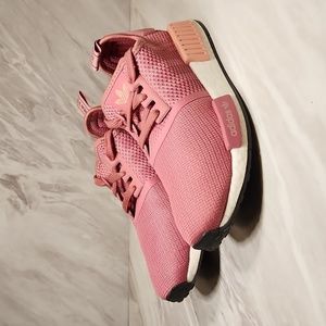 Adidas NMD R1 Boost Trace Pink Women's sz 6